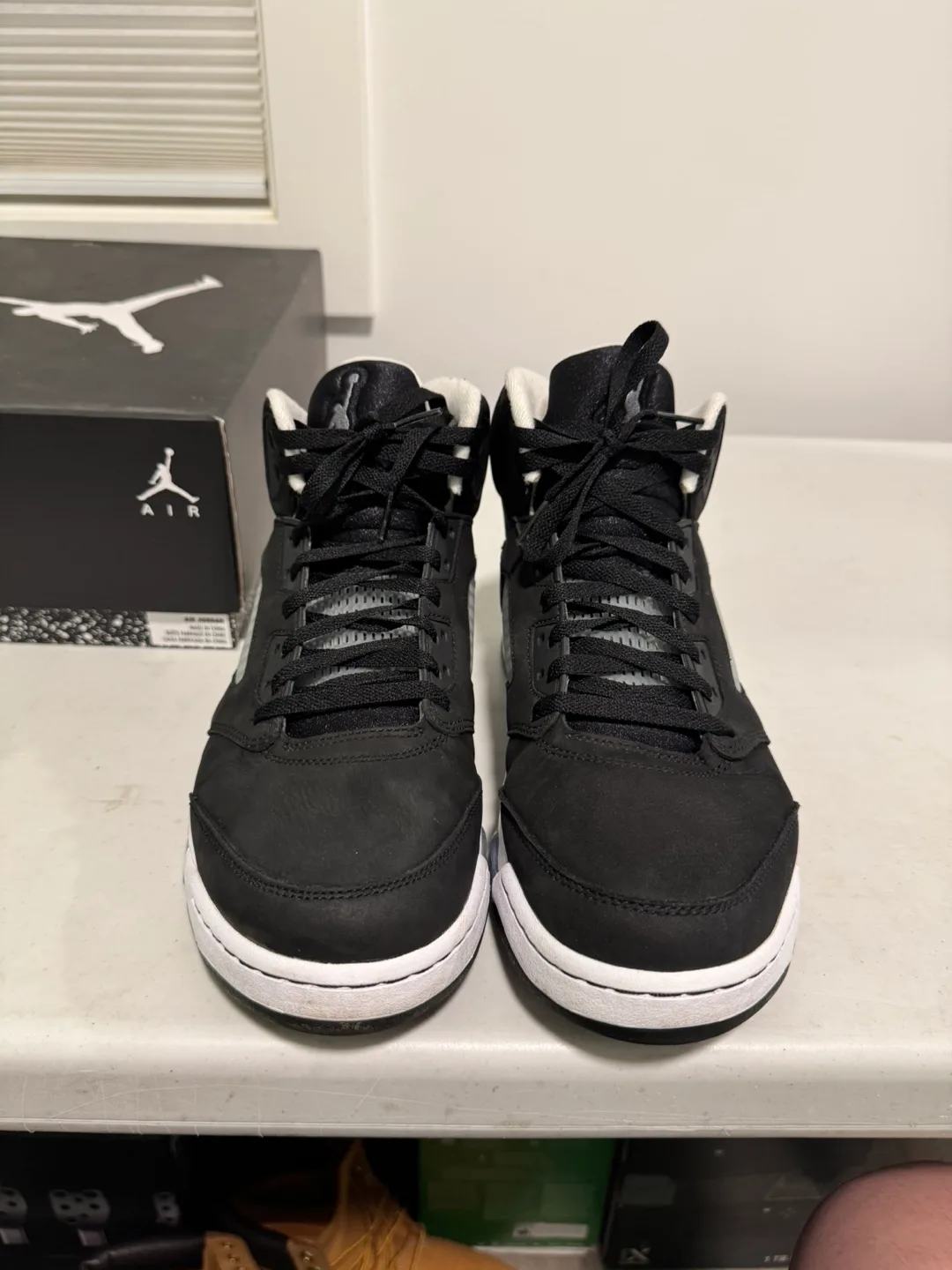 Jordan 5, yeezy 700 thumbnail