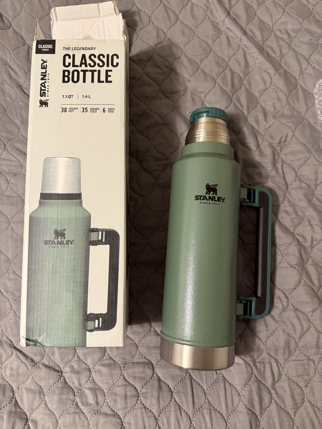 STANLEY CLASSIC LEGENDARY BOTTLE  2QT