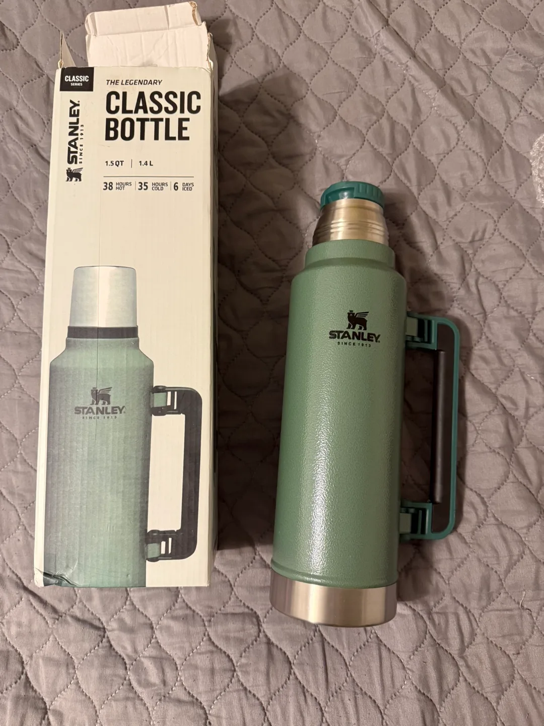 STANLEY CLASSIC LEGENDARY BOTTLE  2QT thumbnail