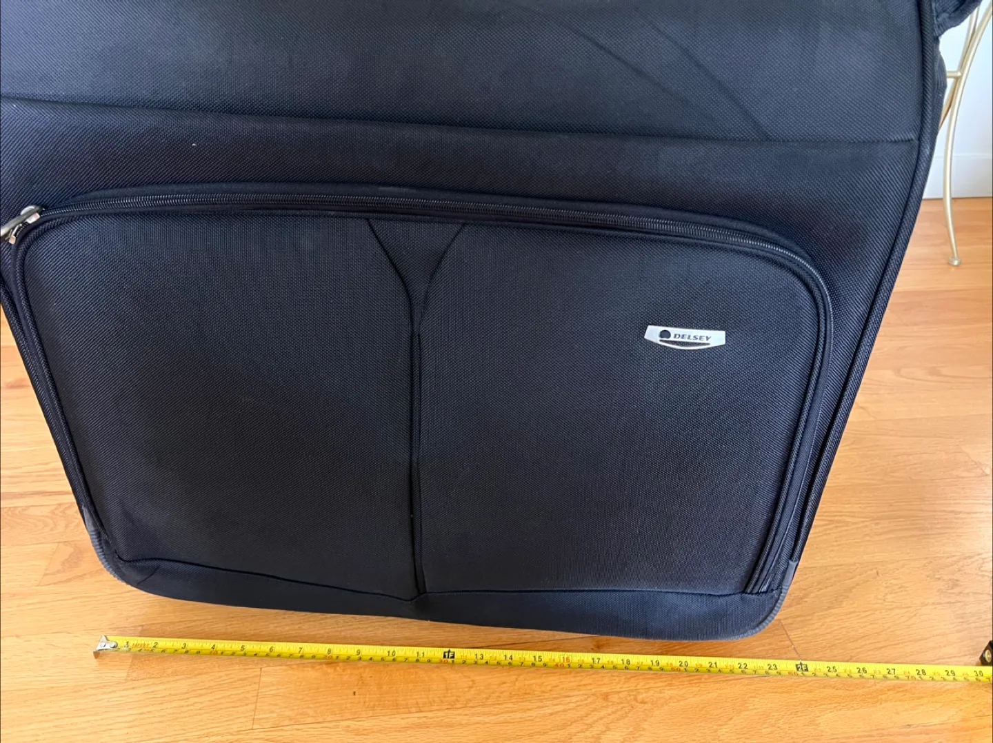 Delsey light weight garment bag image indicator(8)