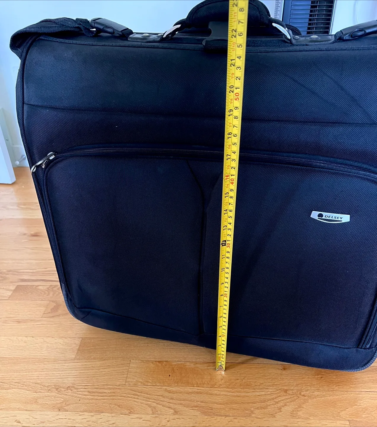 Delsey light weight garment bag image indicator(7)