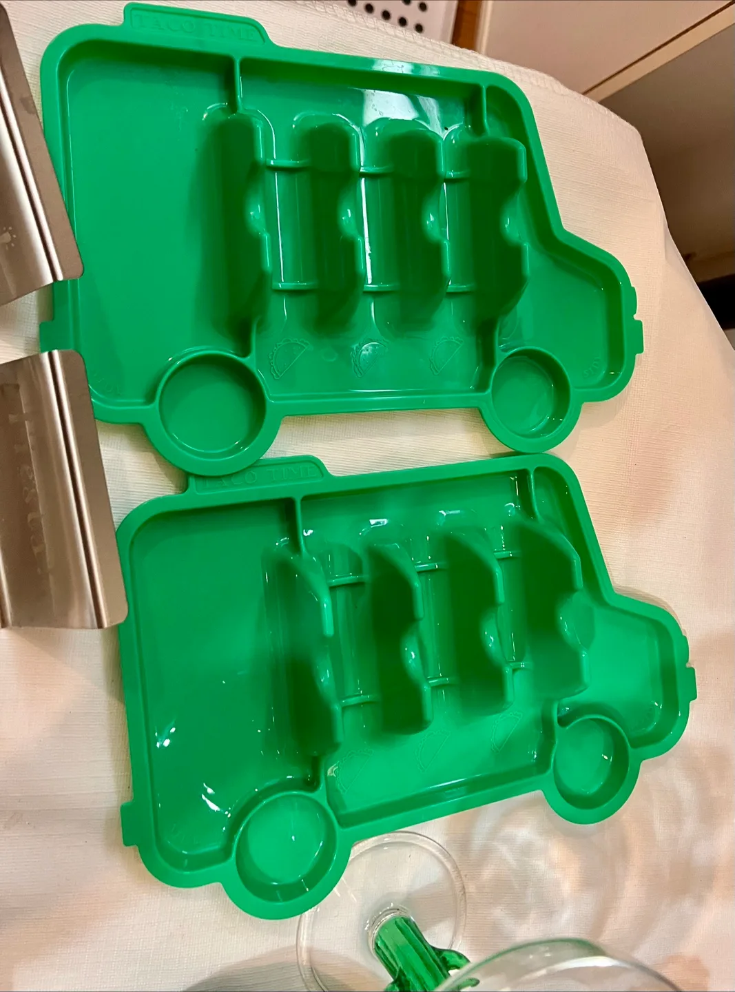 Misc taco dishes and mexico theme party stuff image indicator(4)