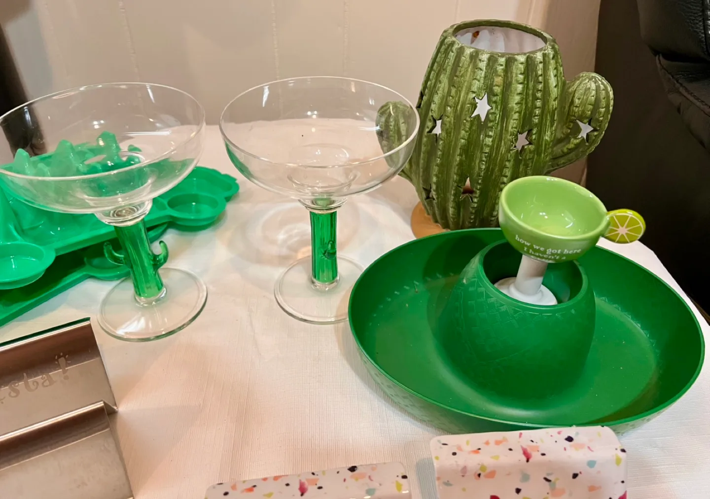 Misc taco dishes and mexico theme party stuff image indicator(3)