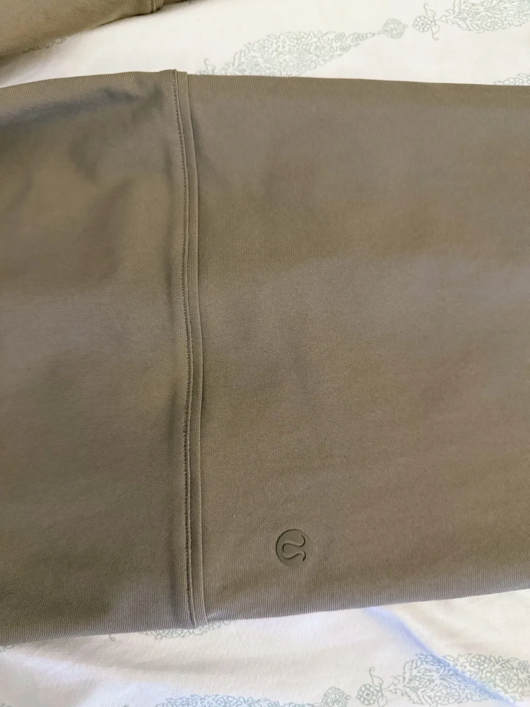 Lululemon Olive Green Pants - Size 8 image indicator(6)