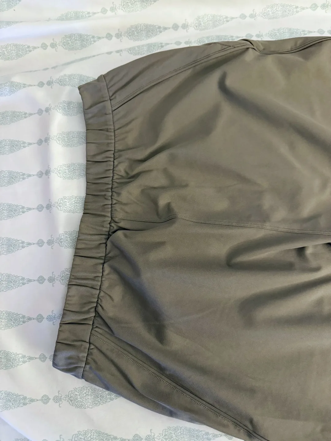 Lululemon Olive Green Pants - Size 8 image indicator(5)