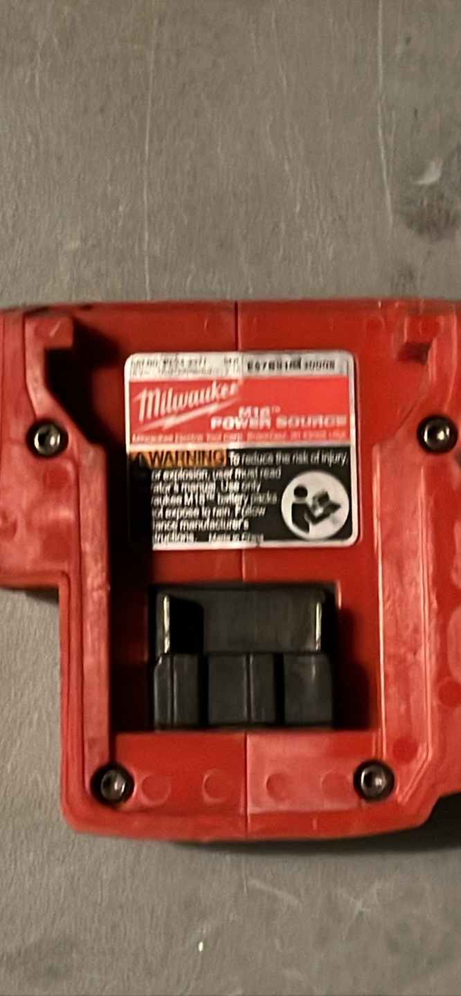 Milwaukee M18 18V power source for heated jackets/USB