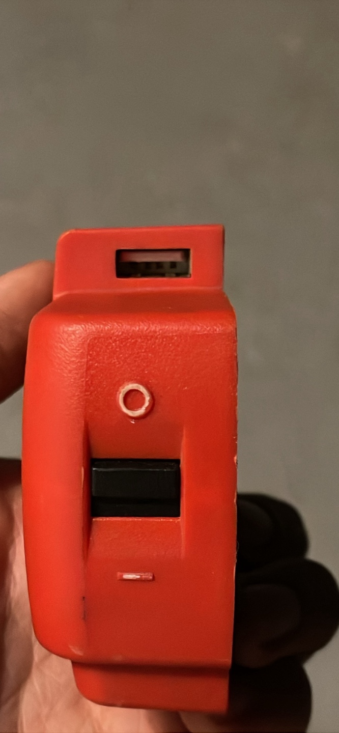 Milwaukee M18 18V power source for heated jackets/USB - photo 2