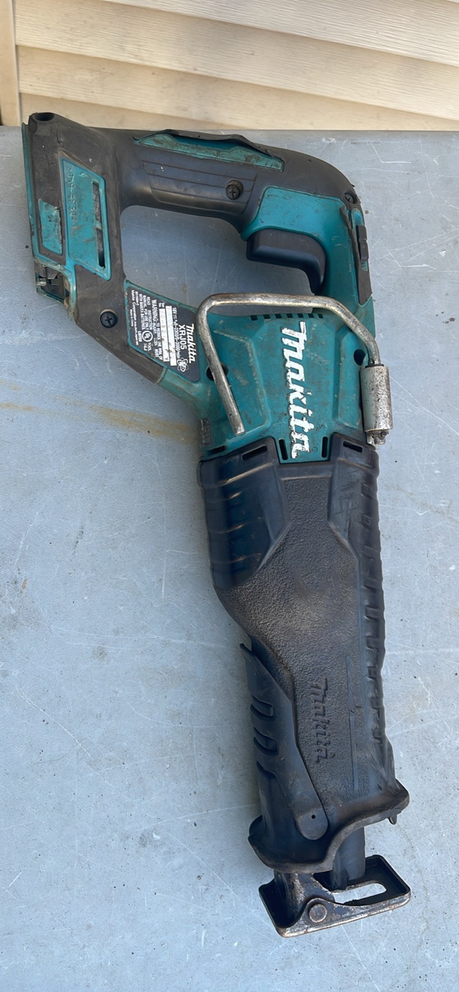 Makita xrj05 reciprocating saw - photo 2