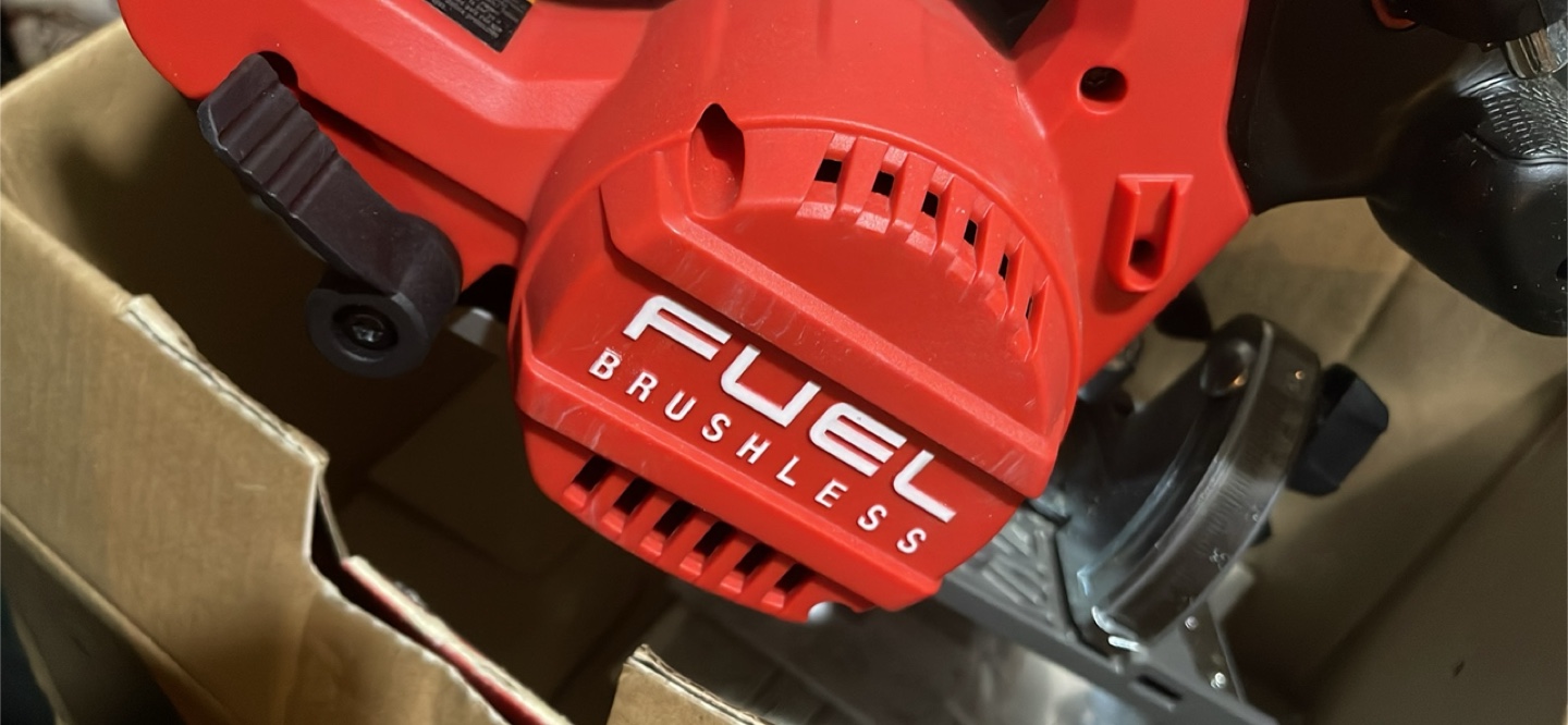 NEW MILWAUKEE 6-1/2” circular saw - photo 4