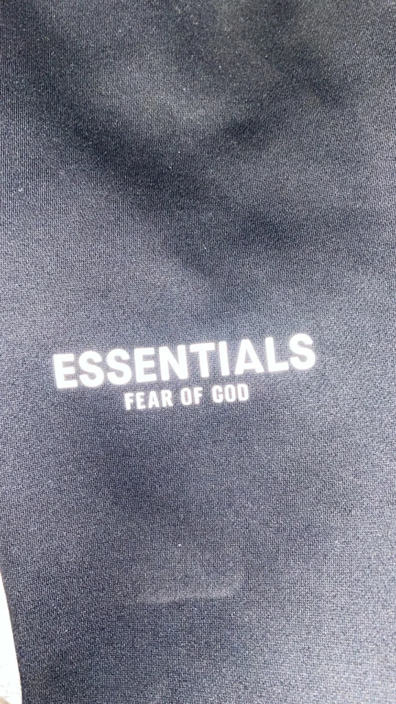 Essentials Fear of God Black Sweatpants image indicator(2)