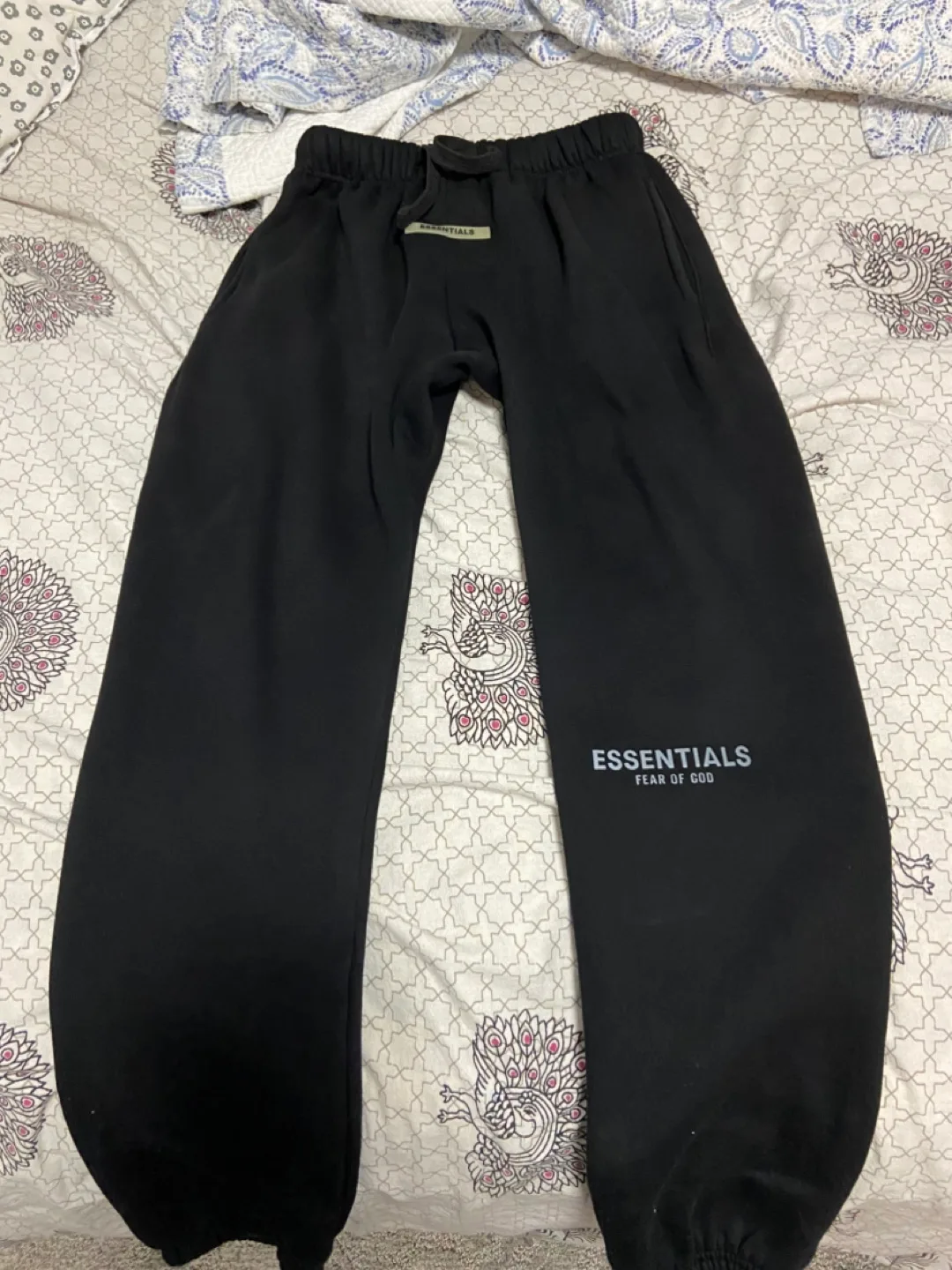 Essentials Fear of God Black Sweatpants image indicator(3)