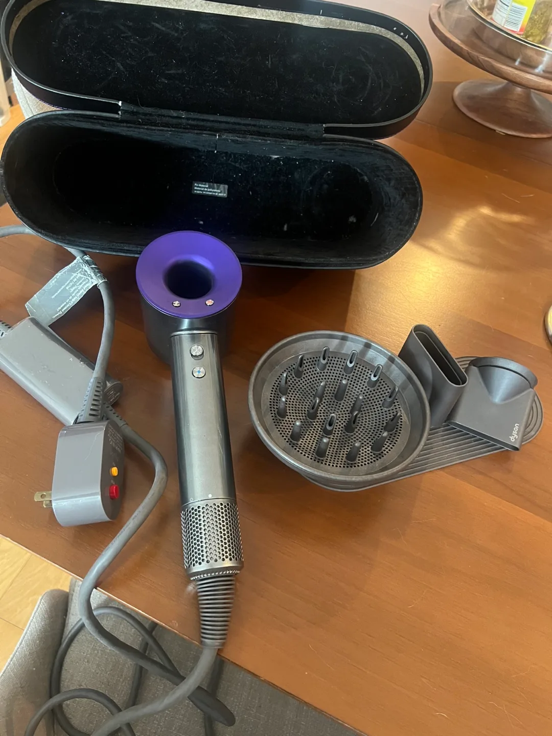 Dyson Supersonic Hair Dryer w/ Attachments & Case thumbnail