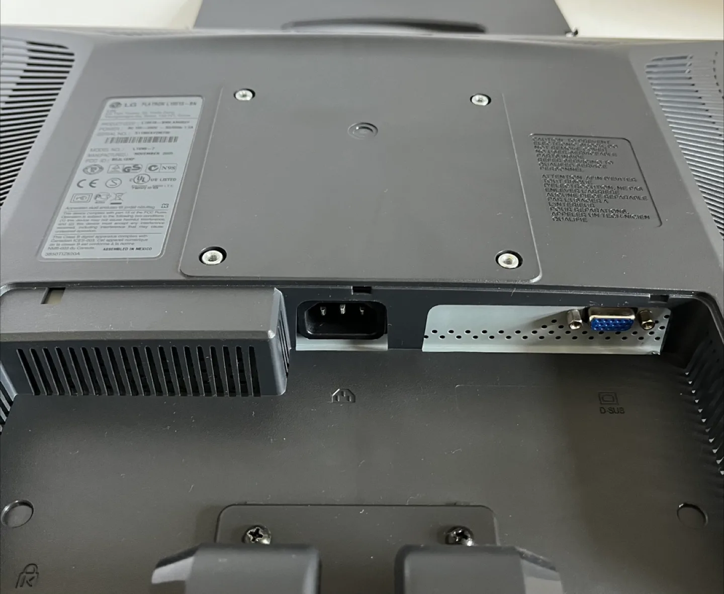 LG 19” Flatron Monitor image indicator(5)