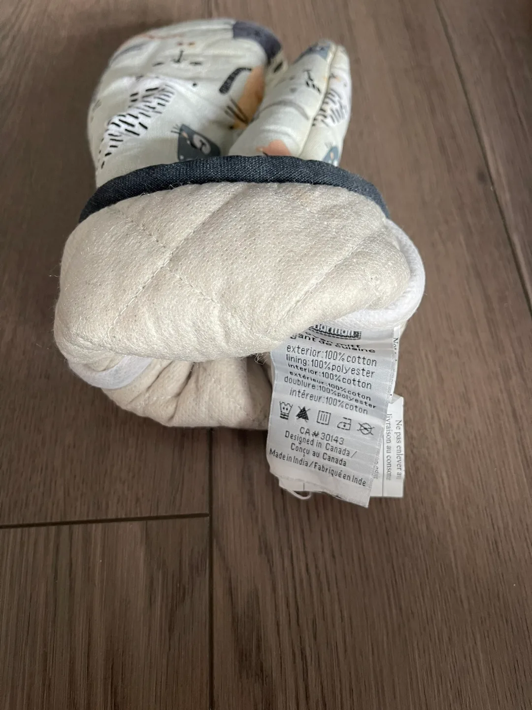 Kaufmann Cat Print Oven Mitts - Set of 2 image indicator(3)