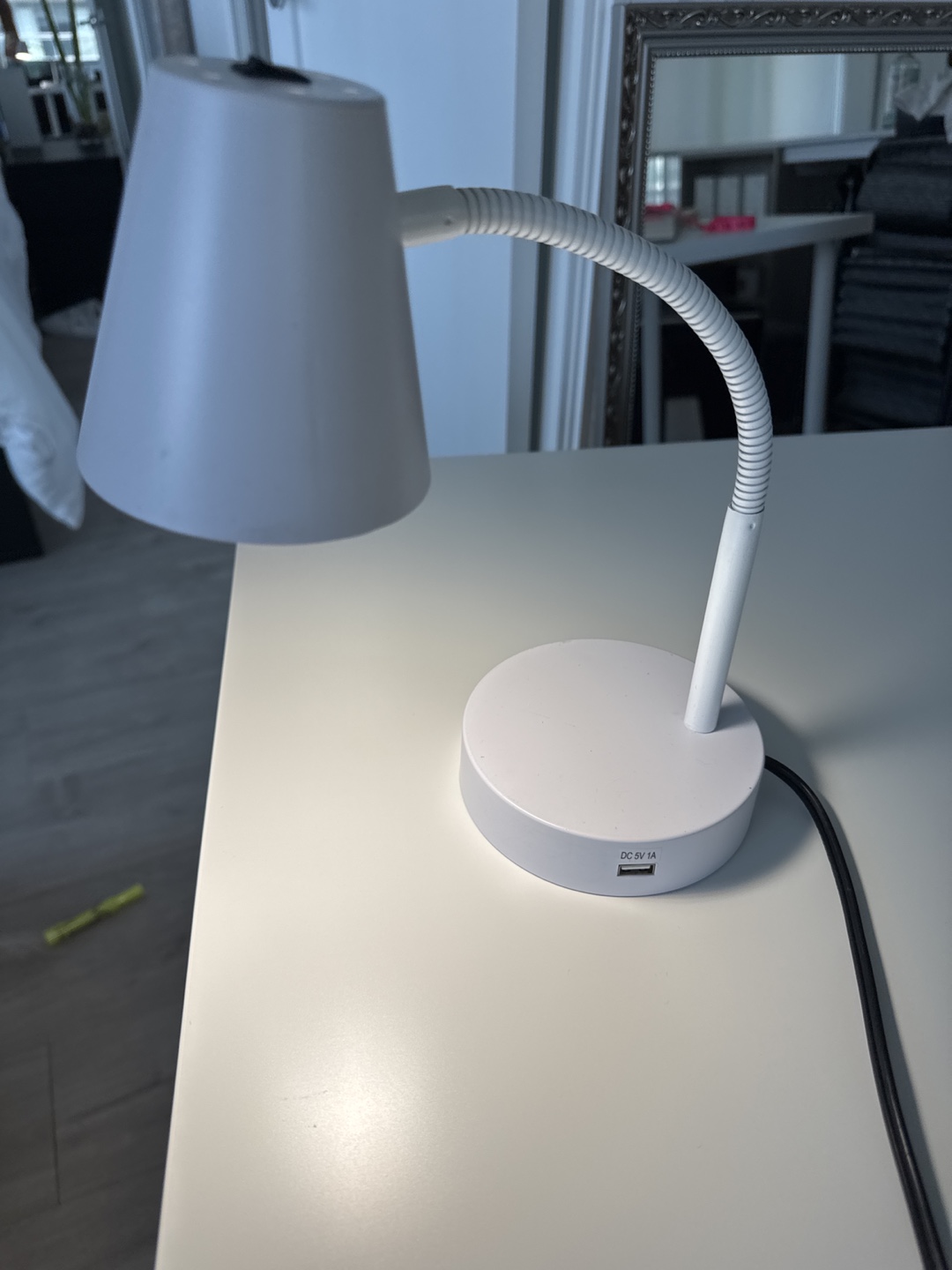 White Gooseneck Desk Lamp - photo 2
