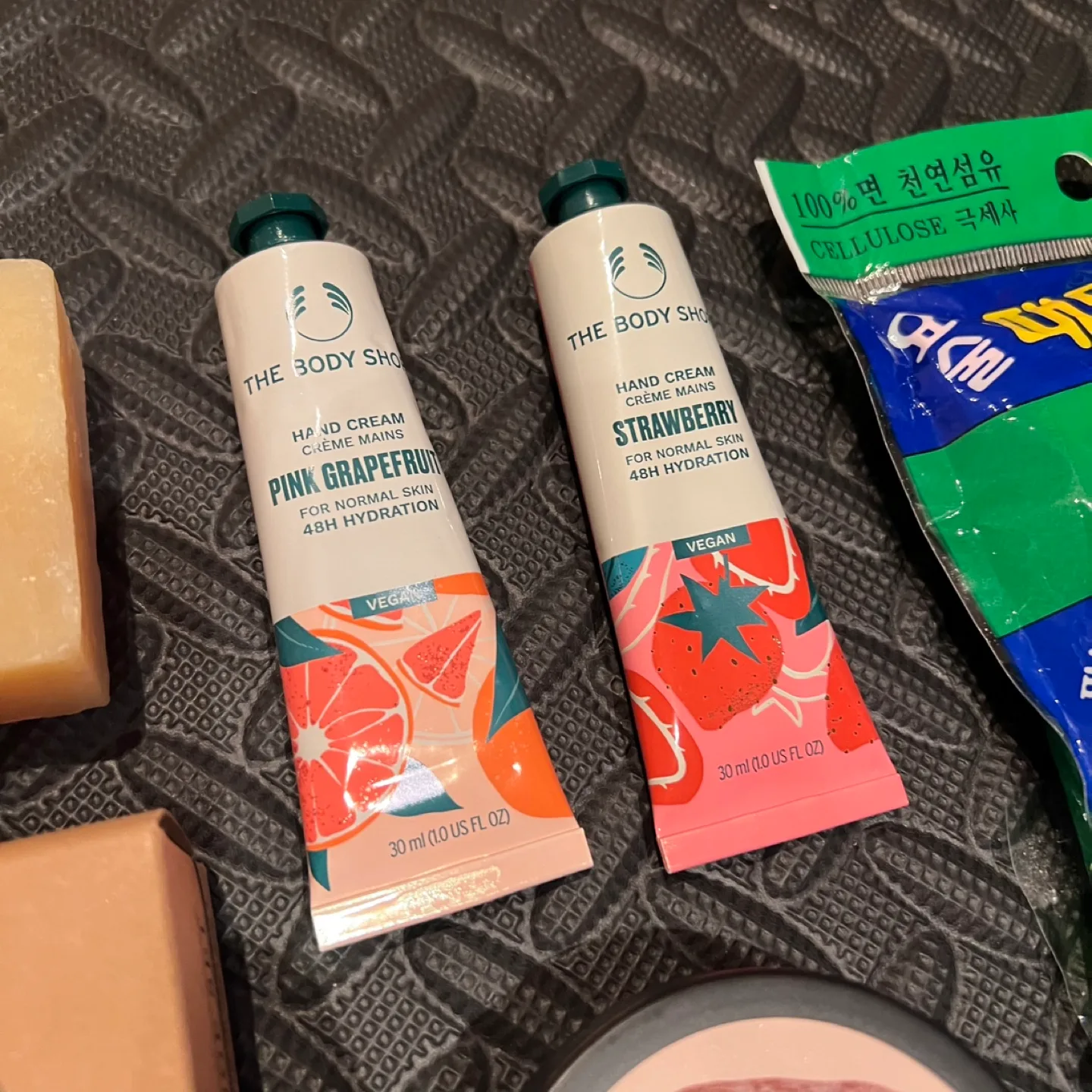 Beauty & Skincare Bundle image indicator(2)