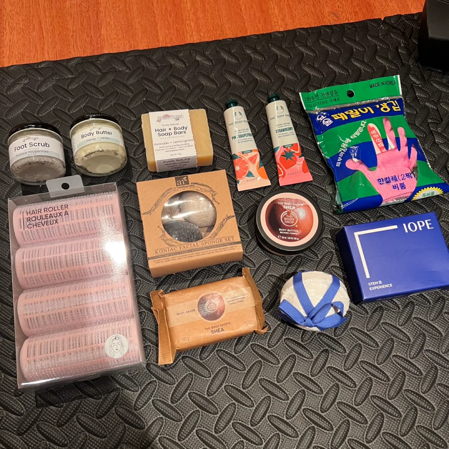 Beauty & Skincare Bundle thumbnail