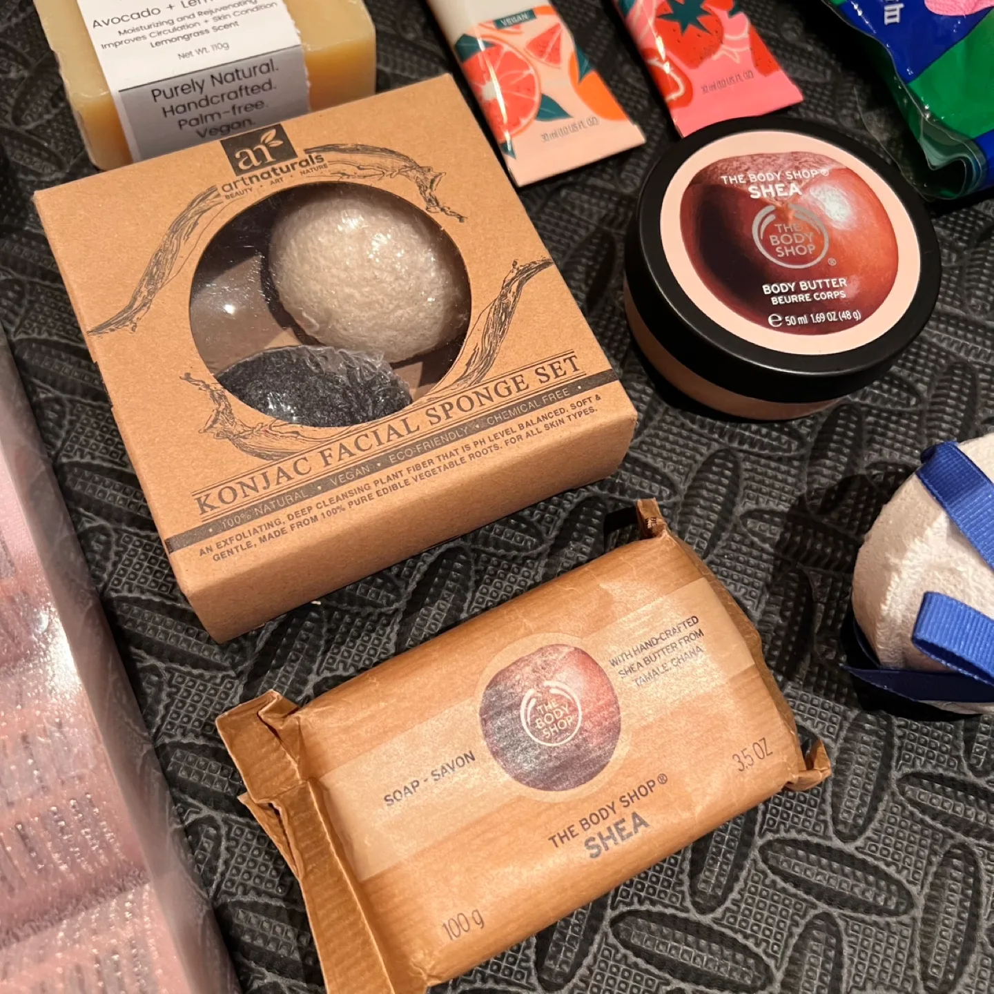 Beauty & Skincare Bundle image indicator(5)