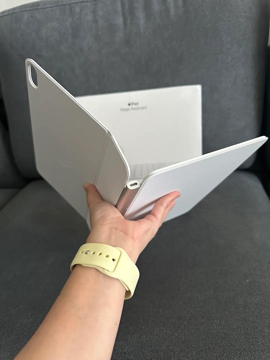 Apple iPad Magic Keyboard iPad Air 11 (M2 and M3) - White image indicator(6)