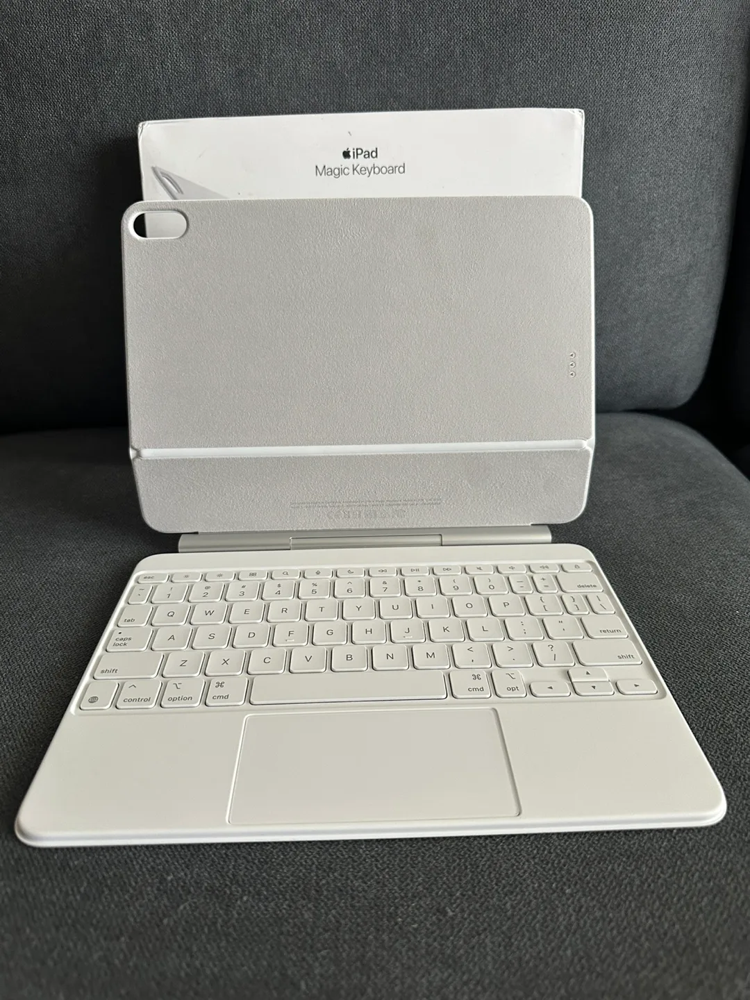 Apple iPad Magic Keyboard iPad Air 11 (M2 and M3) - White image indicator(2)