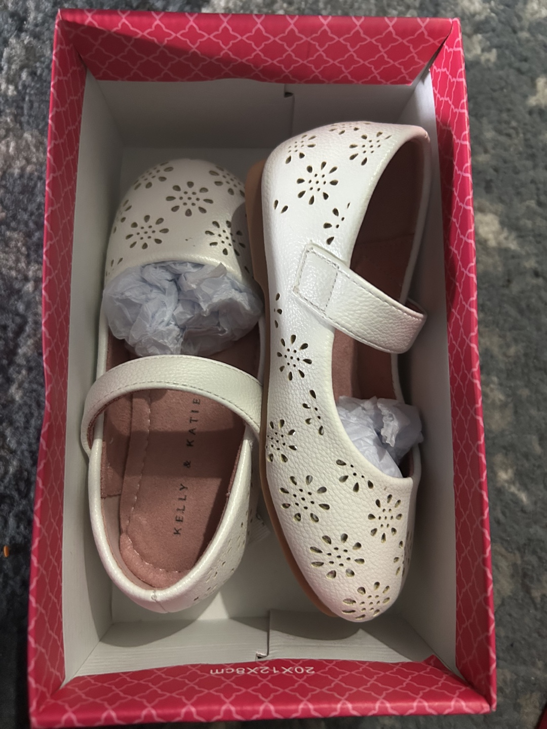 Kelly & Katie White Daisy Shoes - Size 8 - photo 2
