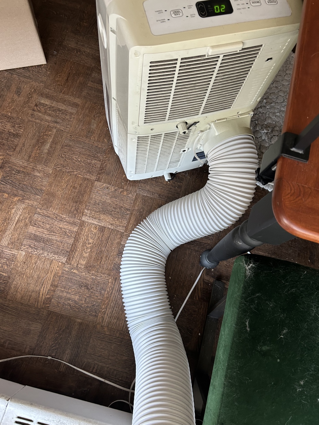 LG Portable Air Conditioner - photo 4