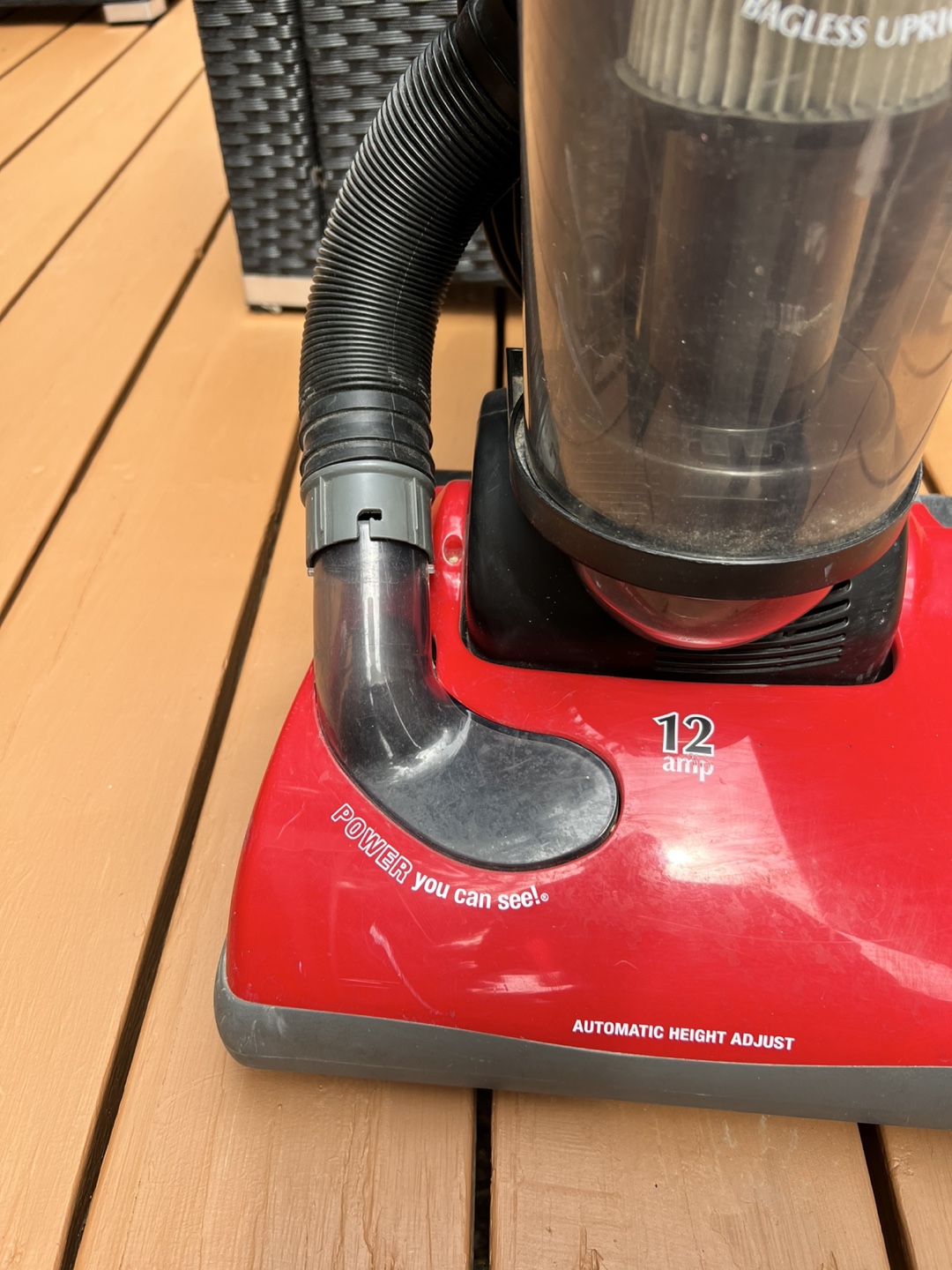 Dirt Devil Featherlite Bagless Upright Vacuum - photo 2