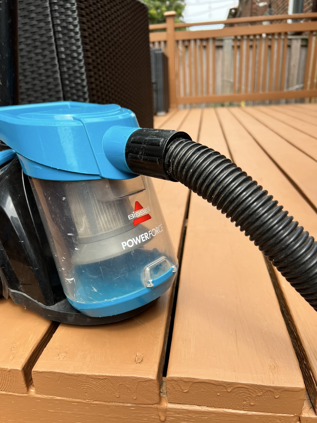 Bissell PowerForce Compact Vacuum - photo 2