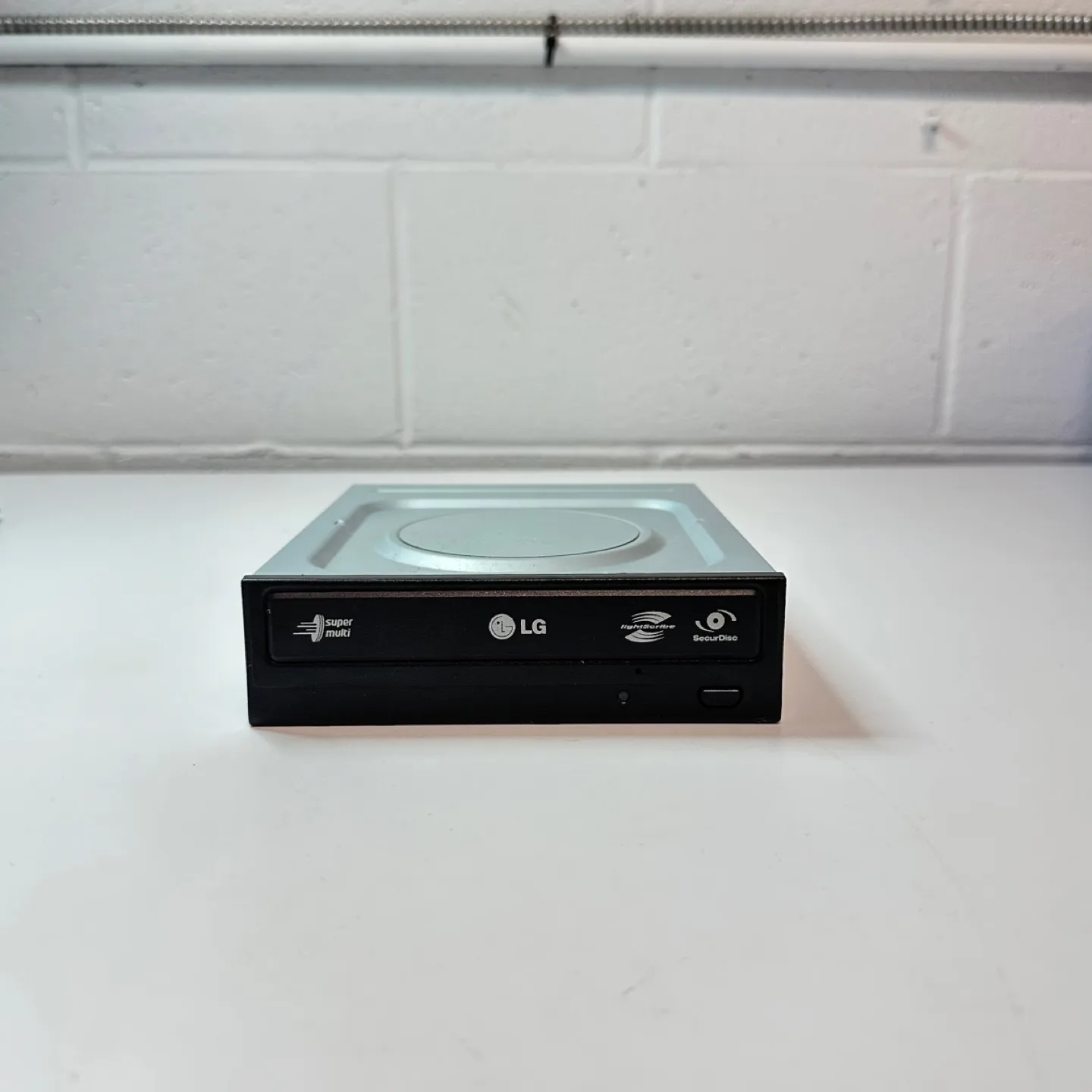 LG Super Multi DVD Rewriter GH22LS30 thumbnail