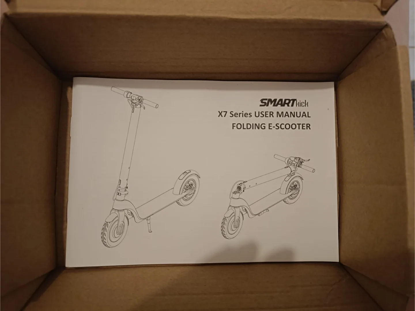 Electric Scooter + Helmet + Lock + Tire Pump image indicator(8)