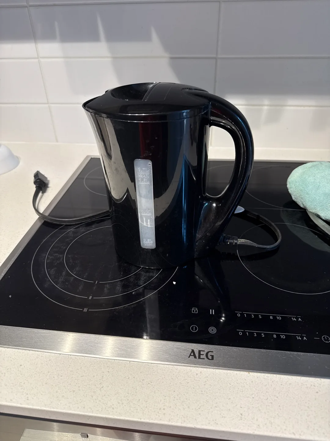 Black Electric Kettle thumbnail