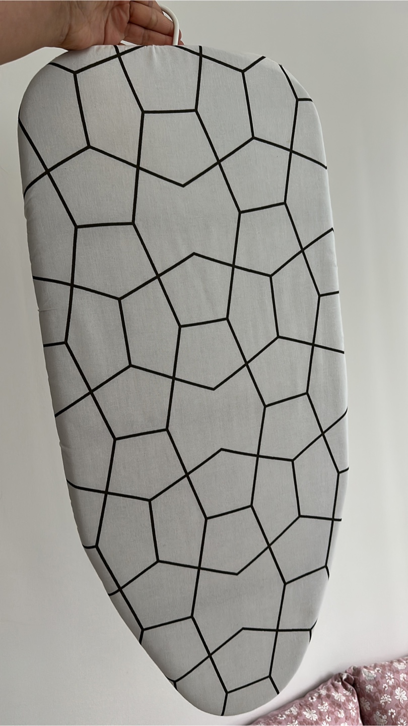 IKEA Ironing Board & Hamilton beach Iron - photo 4