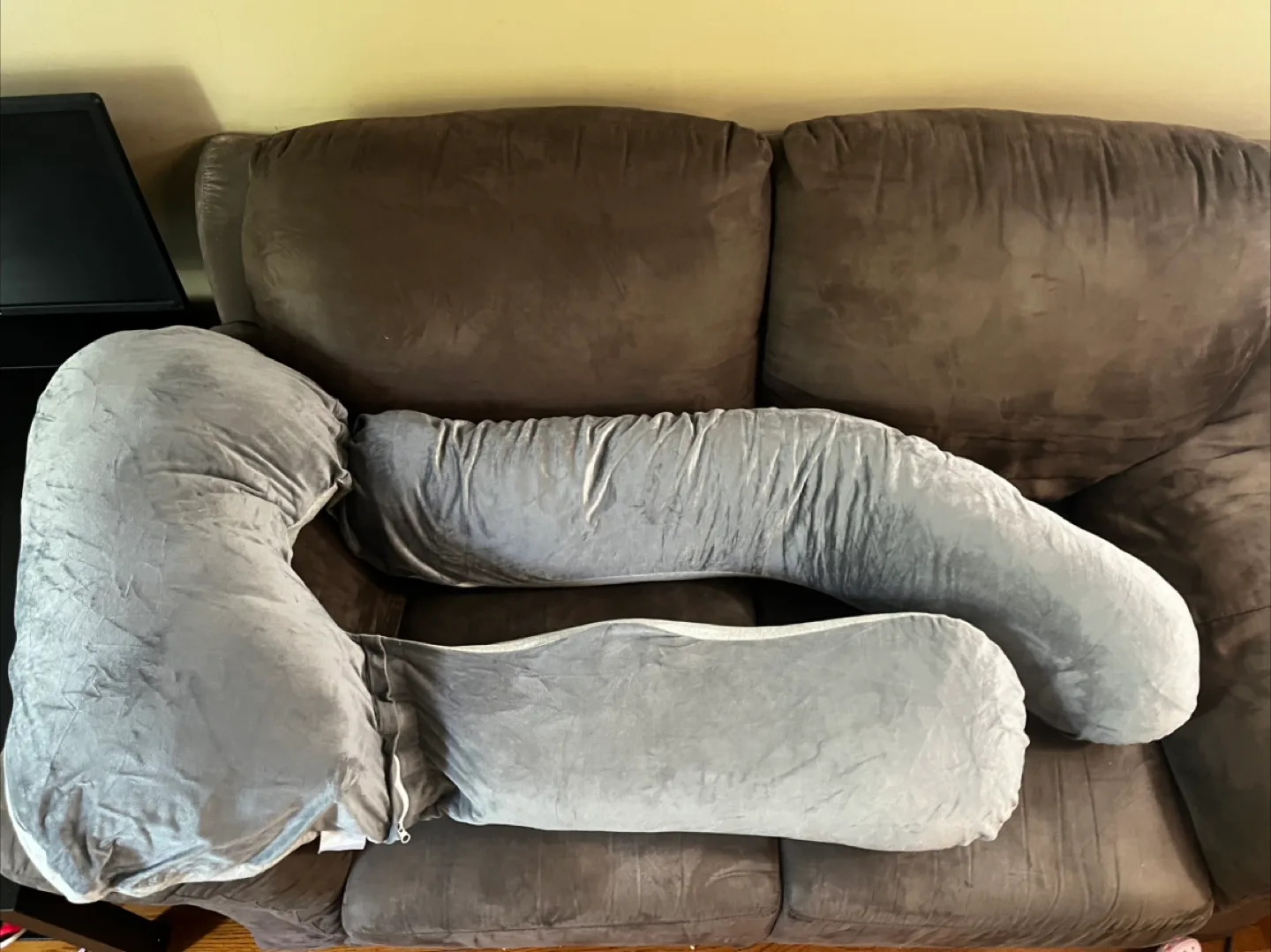Grey Full Body Pregnancy Pillow thumbnail