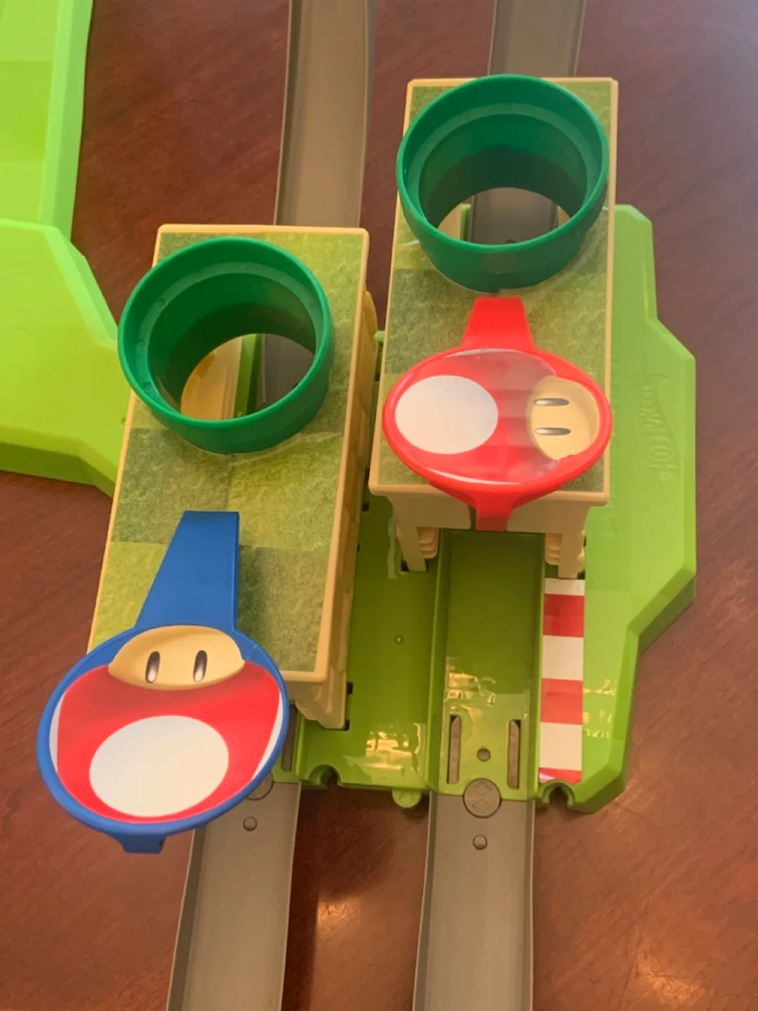 Mario Kart Race Stunt Car Track Playset, Ages 5+ image indicator(5)