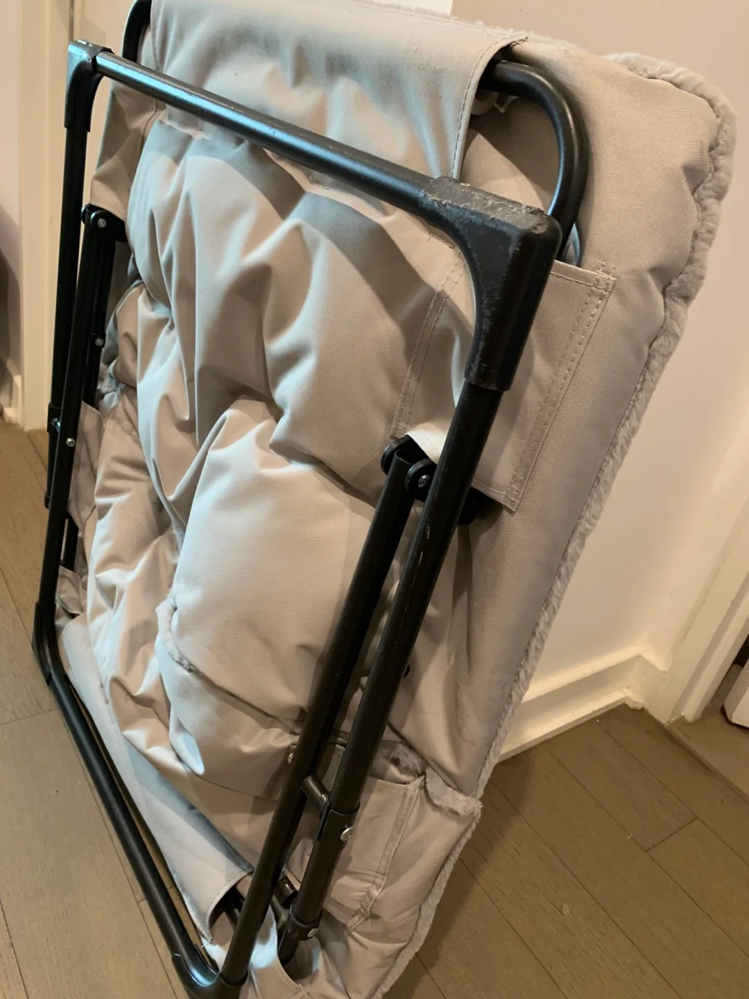 Foldable Padded Moon Chair - Gray image indicator(7)