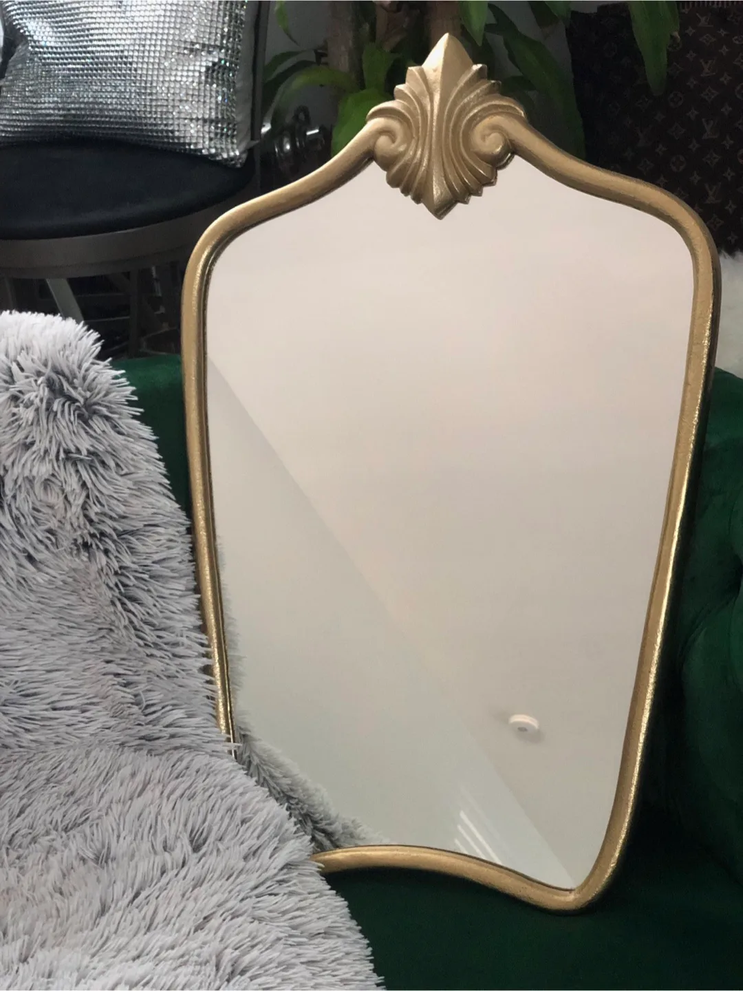 Gold Accent Wall Mirror image indicator(3)