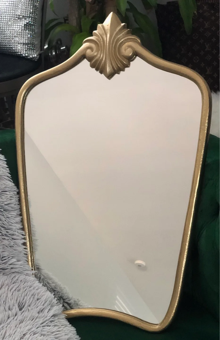 Gold Accent Wall Mirror image indicator(2)