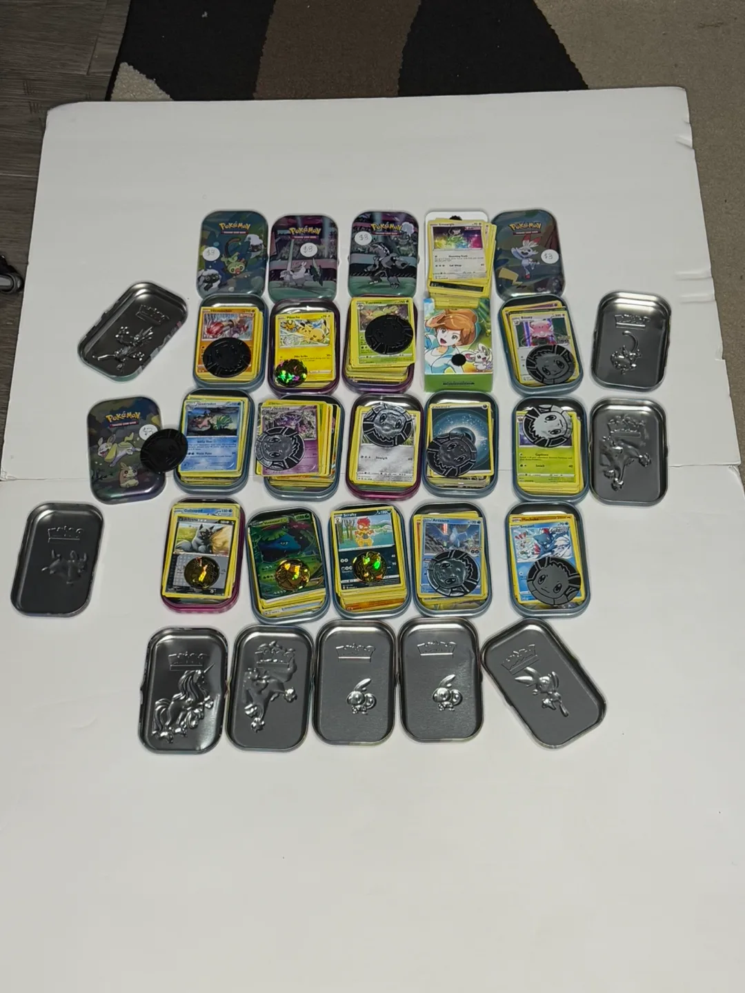 Pokémon 100 cards per tin TCG Mini Tins Collection image indicator(2)