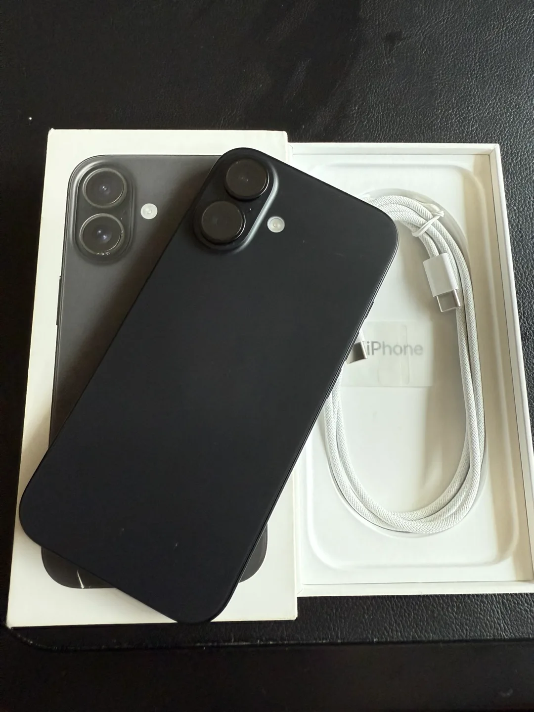 iPhone 16 256GB thumbnail