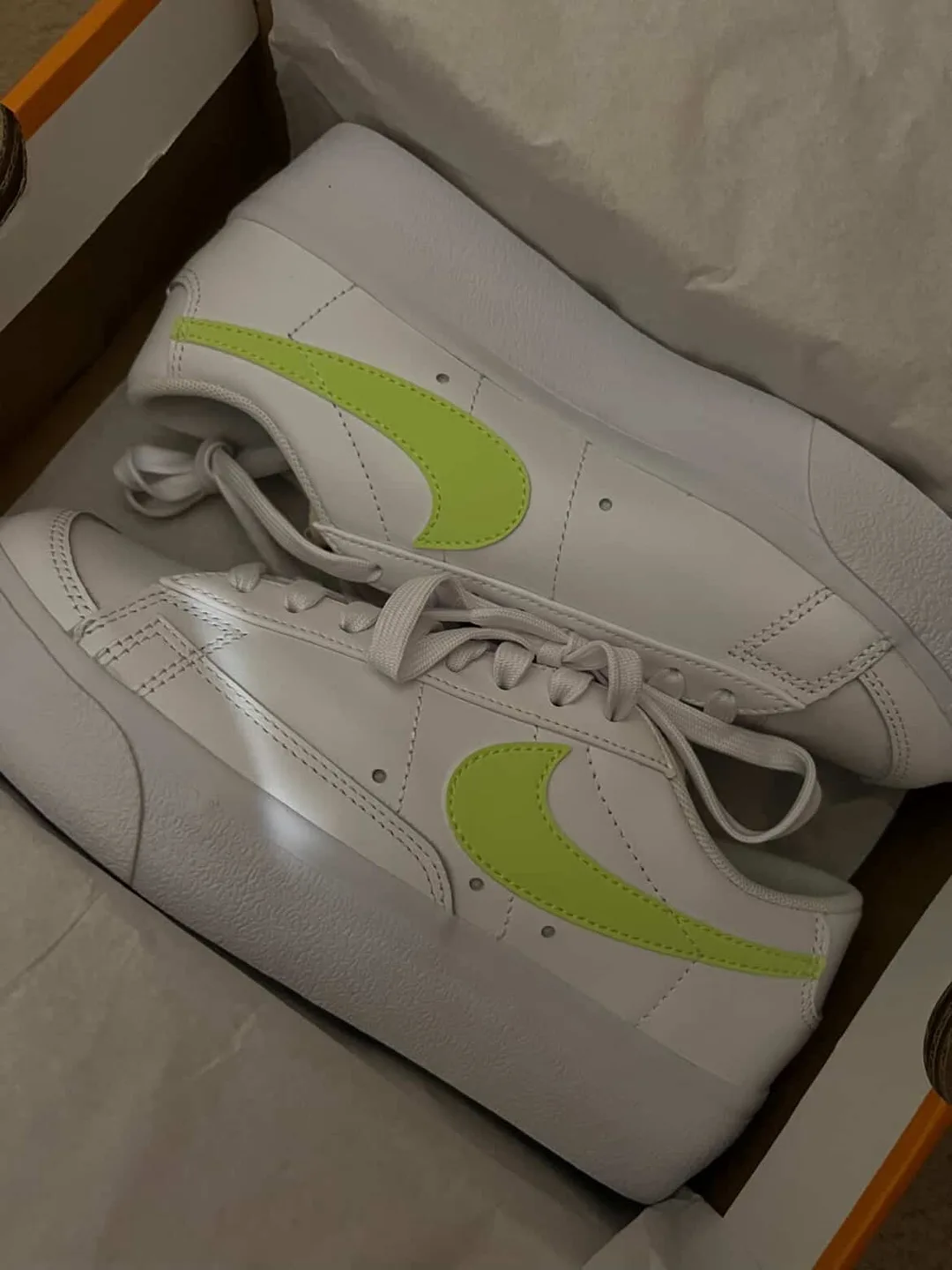 Nike Blazer Low Platform White/Lime thumbnail
