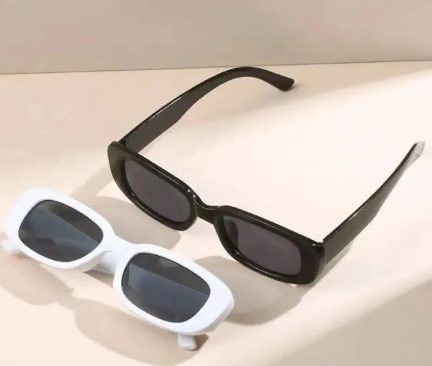 2 or 3 pcs Assorted Fashion Sunglasses thumbnail