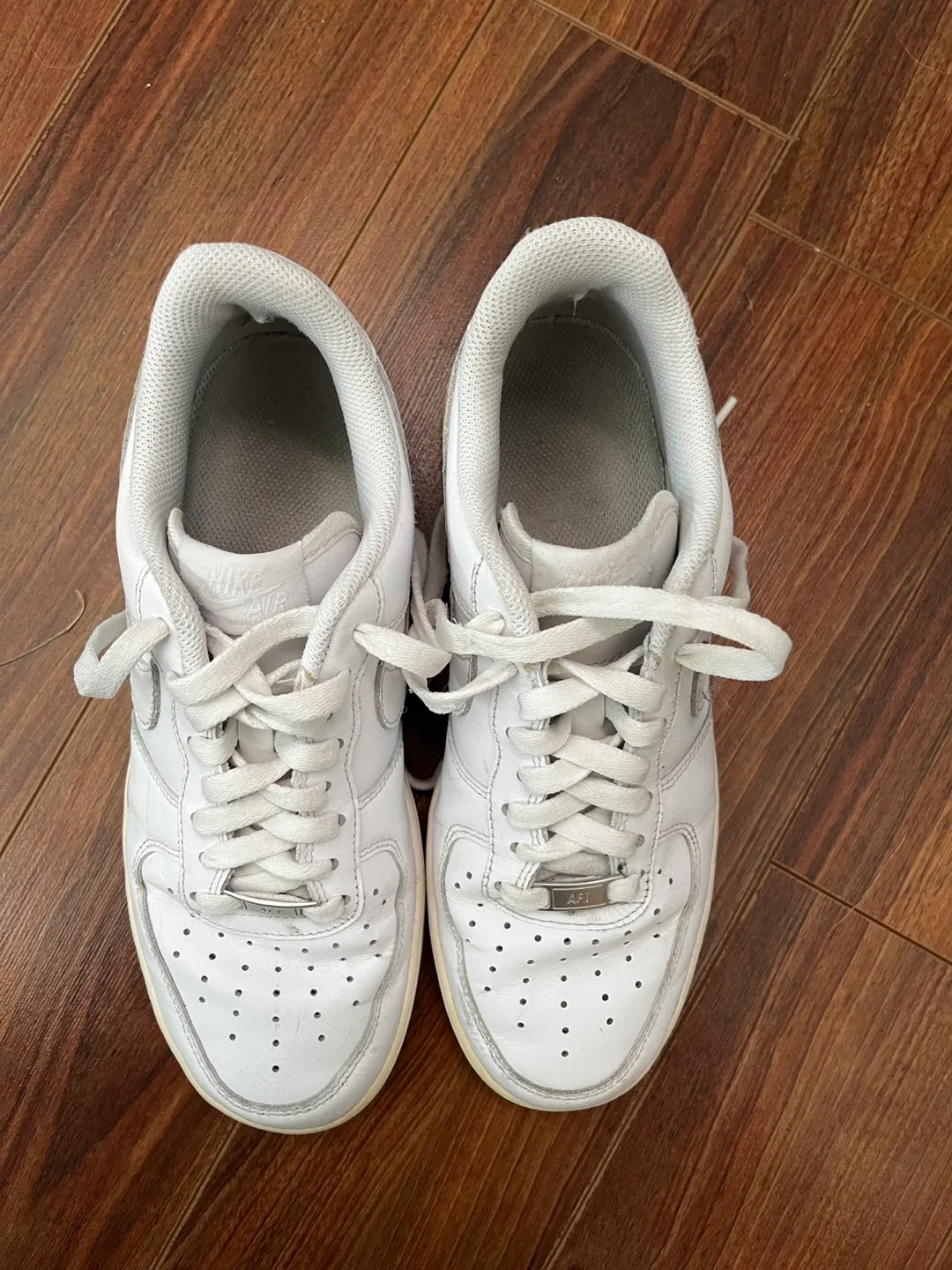 Nike Air Force 1 White - US 9 image indicator(2)