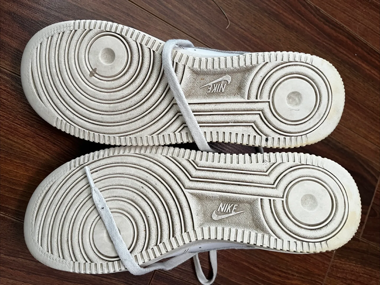 Nike Air Force 1 White - US 9 image indicator(4)