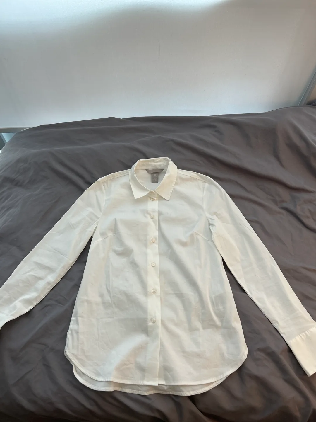 H&M White Button-Up Shirt - XS thumbnail