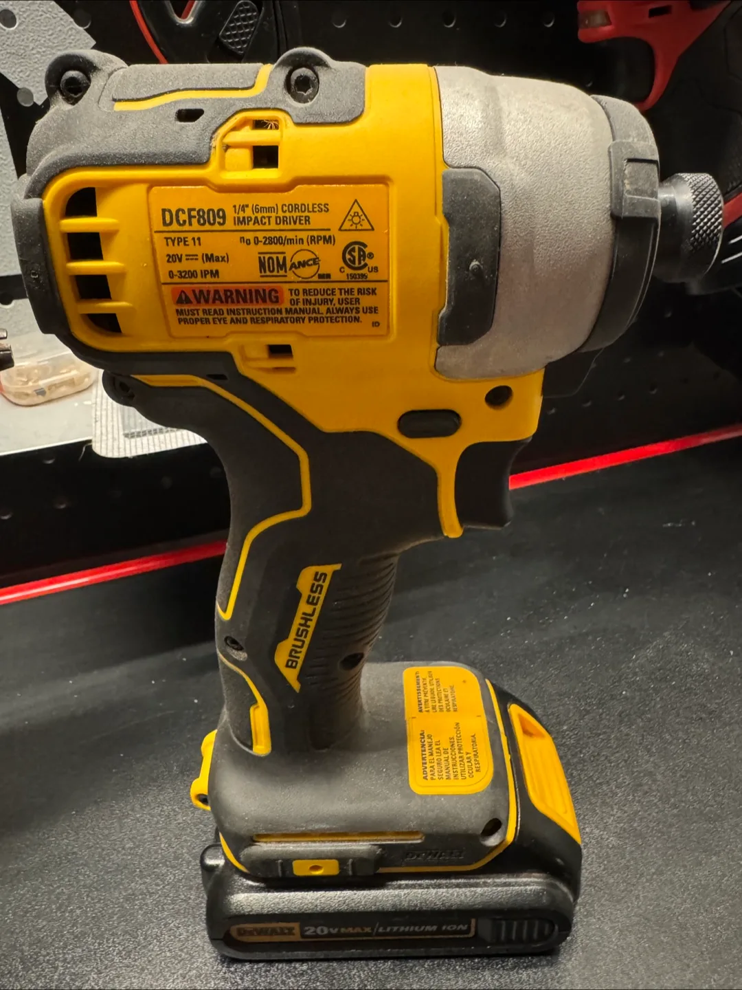 DeWalt Brushless Drill and Impact Driver combo image indicator(6)