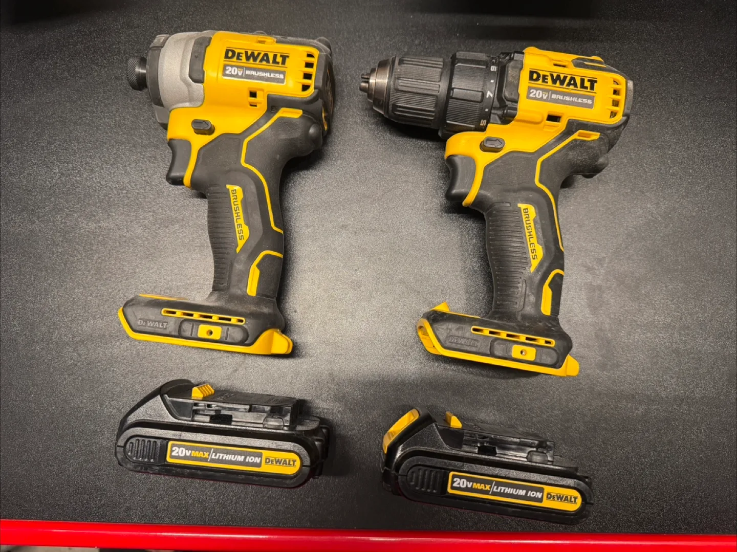 DeWalt Brushless Drill and Impact Driver combo image indicator(8)