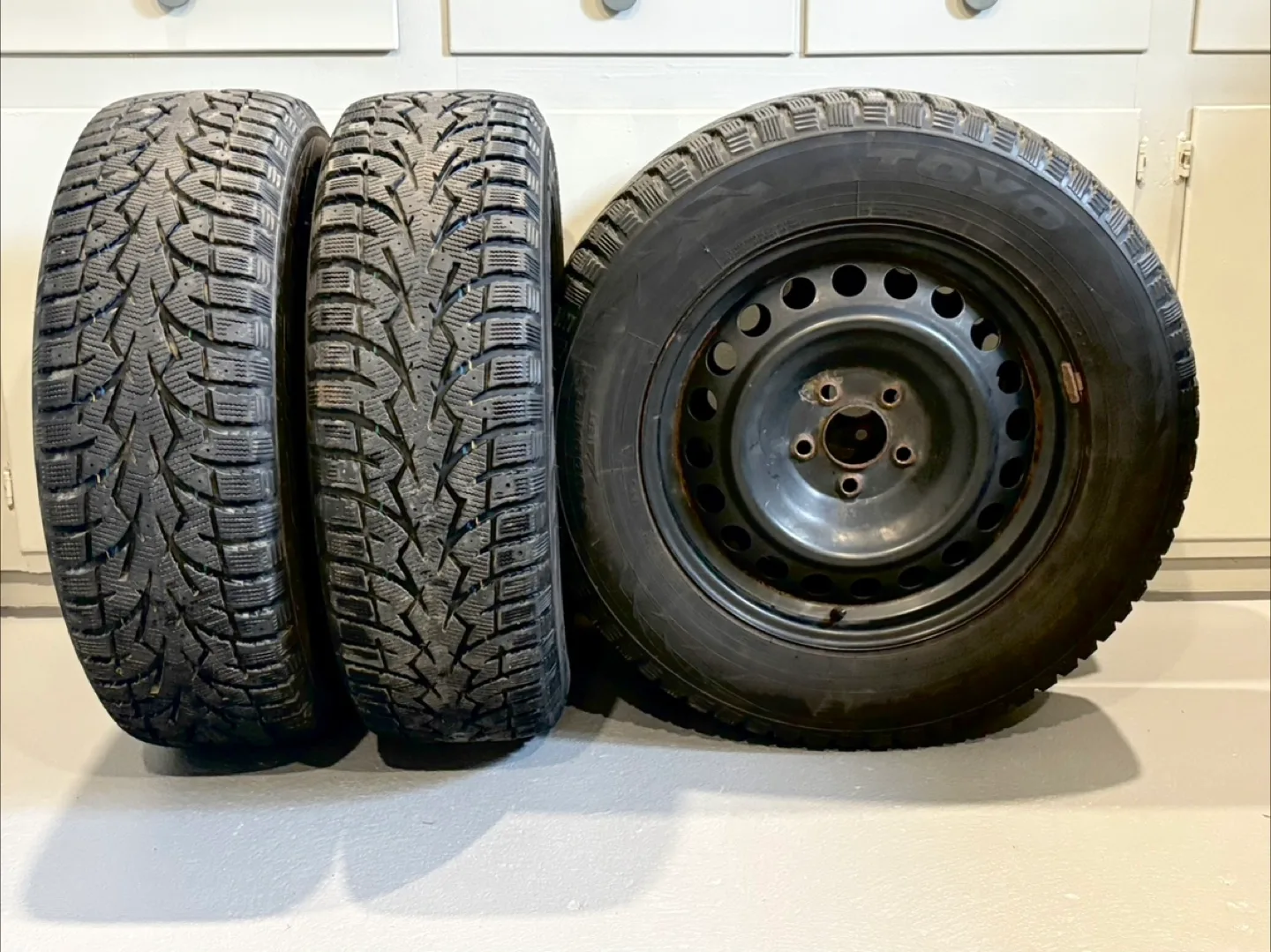Winter Tires Toyo Observe G3 ICE - 235/65R17 thumbnail