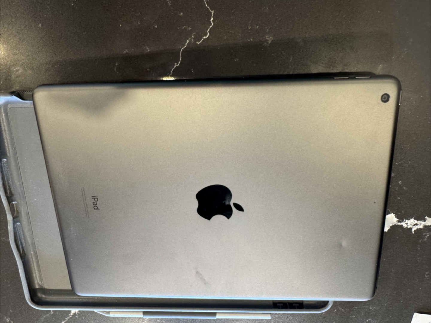 Apple iPad - photo 2