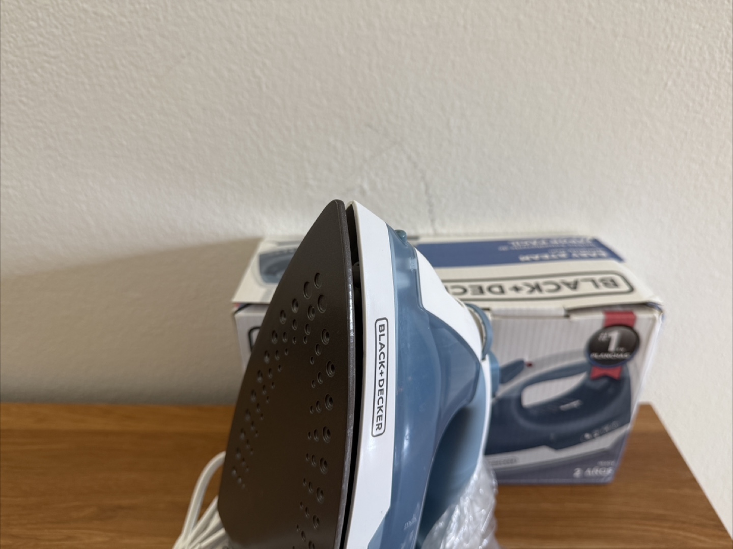 BLACK+DECKER Easy Steam Compact Iron - photo 2