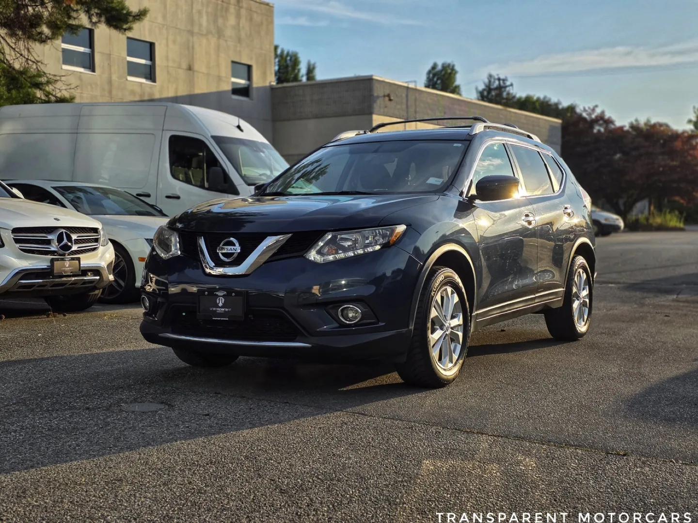 Nissan Rogue SUV - Great Condition! thumbnail